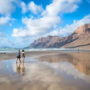 La Ubilla Apartment Famara