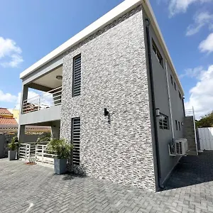 Lirmar Apartment